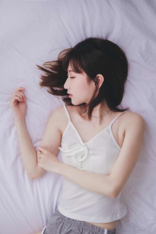 穿越到不能穿衣服的世界